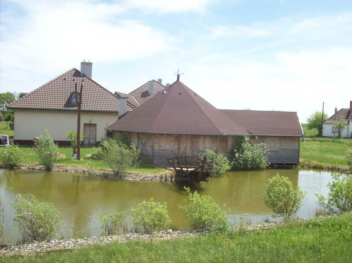 Lila Akác Vendégház Dabrony Exterior foto